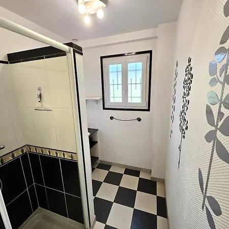 Maison 200 M2 - Sous Sol - Piscine - 30 Activités